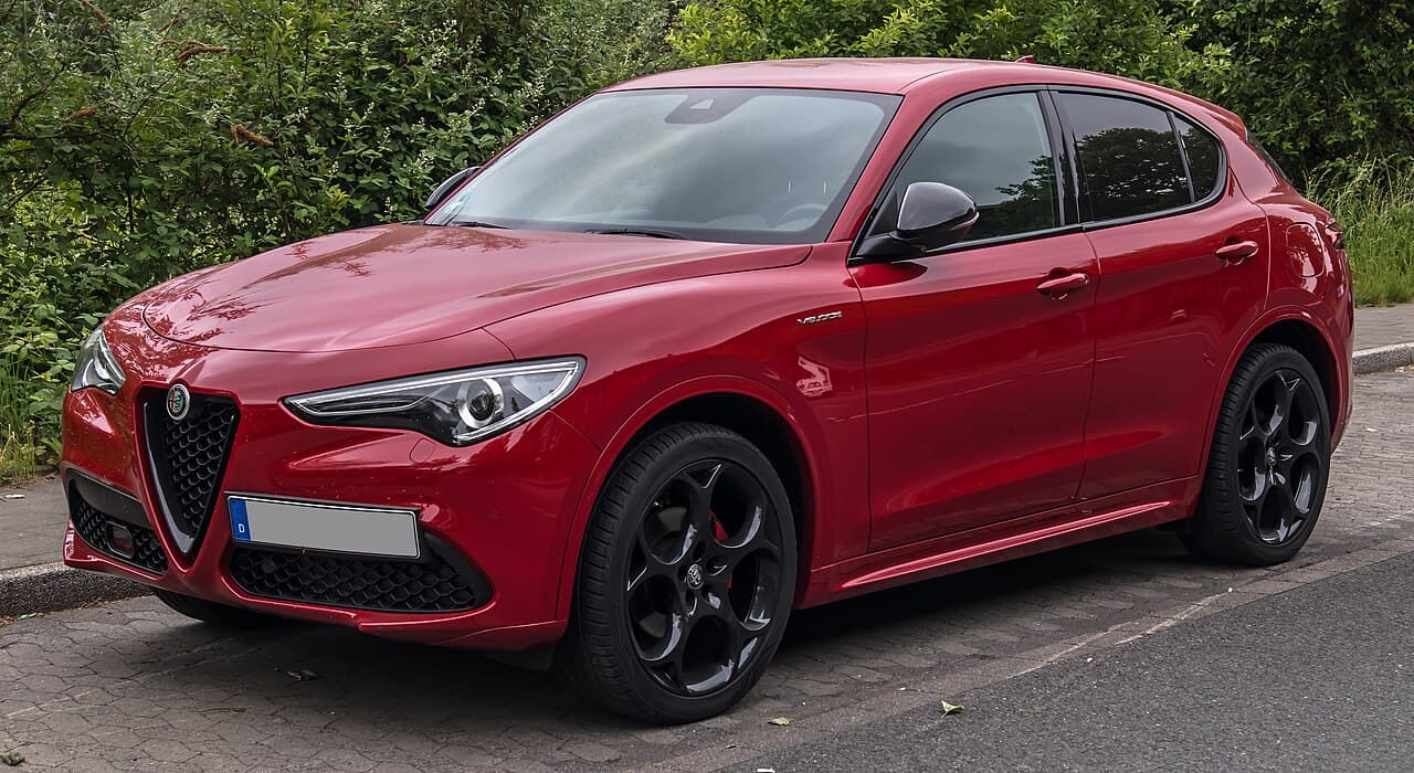 2025 Alfa Romeo Stelvio exterior