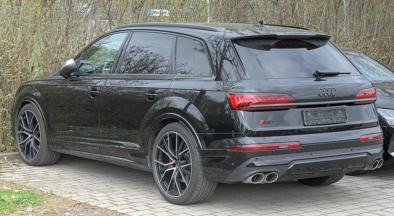 Audi SQ7 model reference