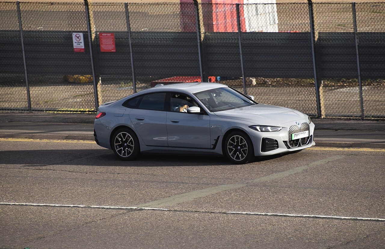 BMW i4 model reference