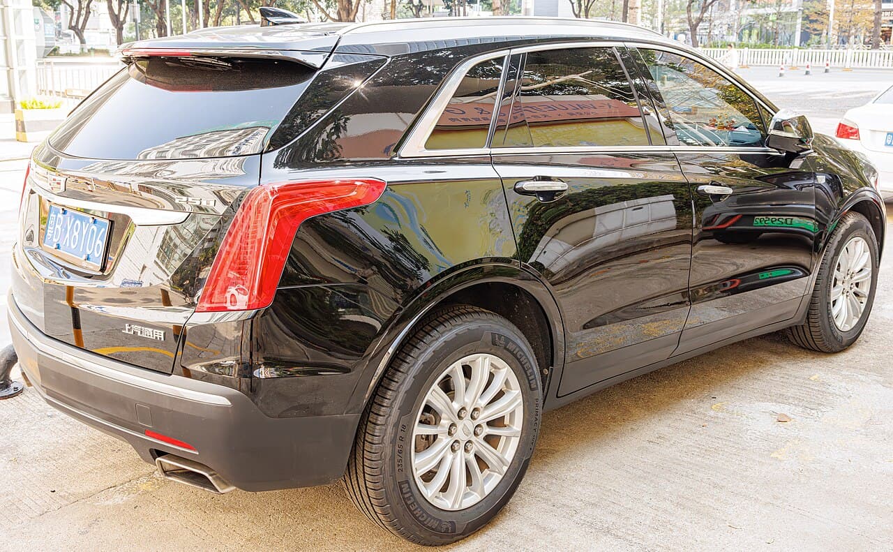 Cadillac XT5 model reference