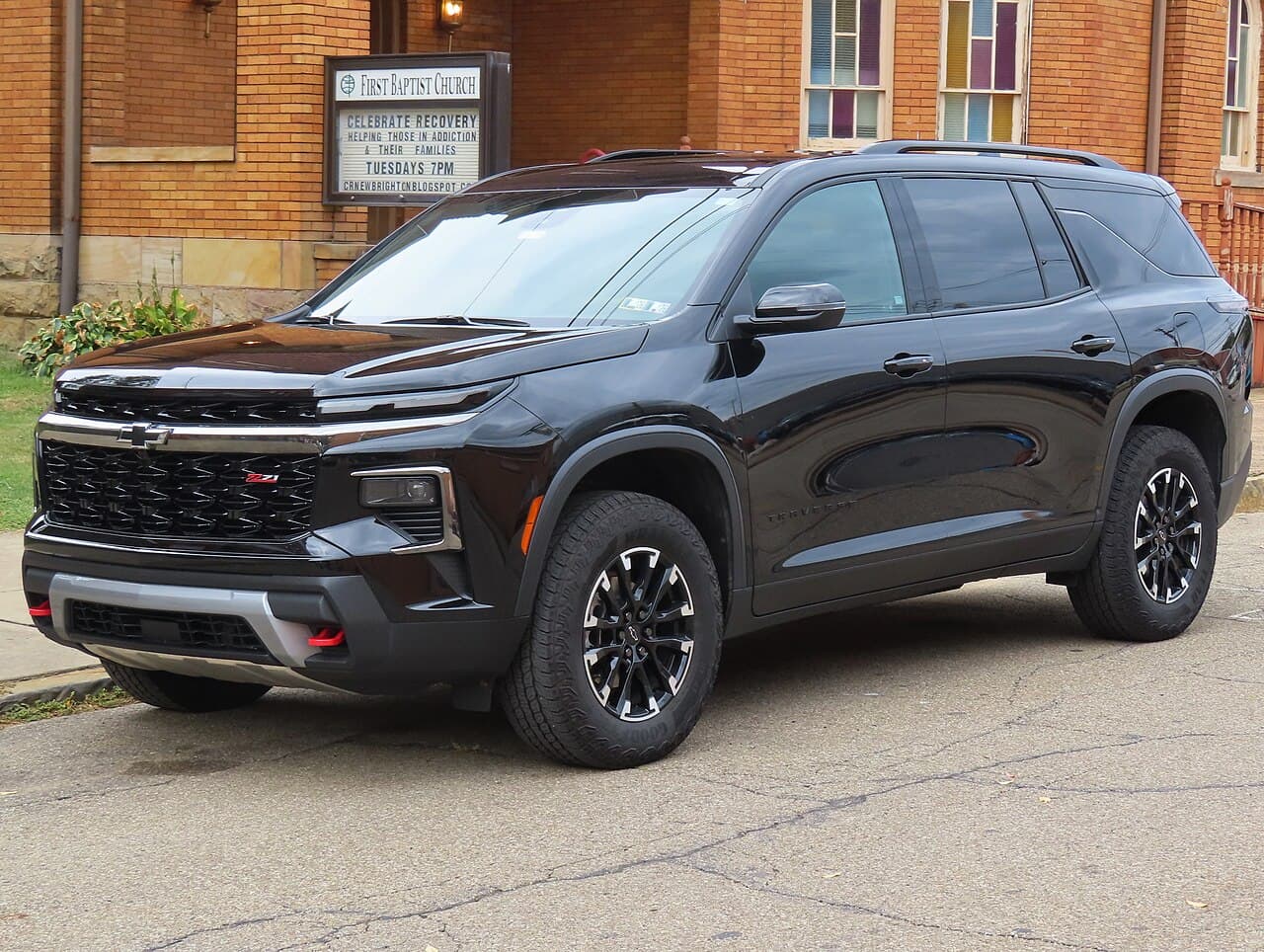 2025 Chevrolet Traverse exterior