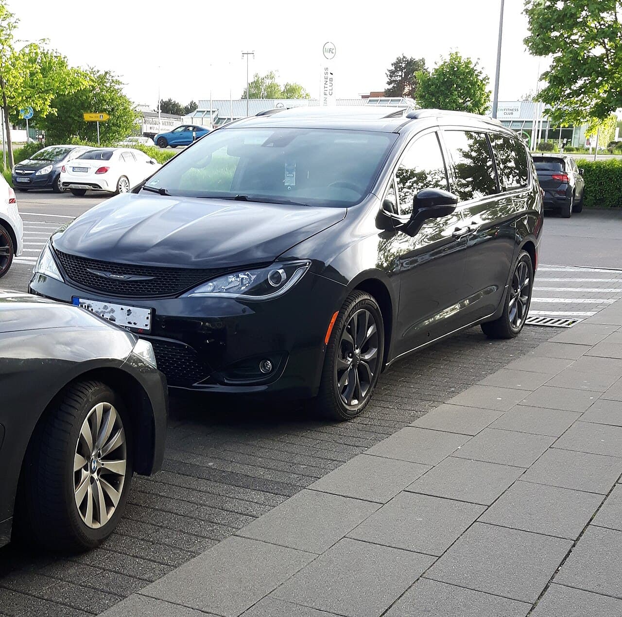 Chrysler Pacifica model reference