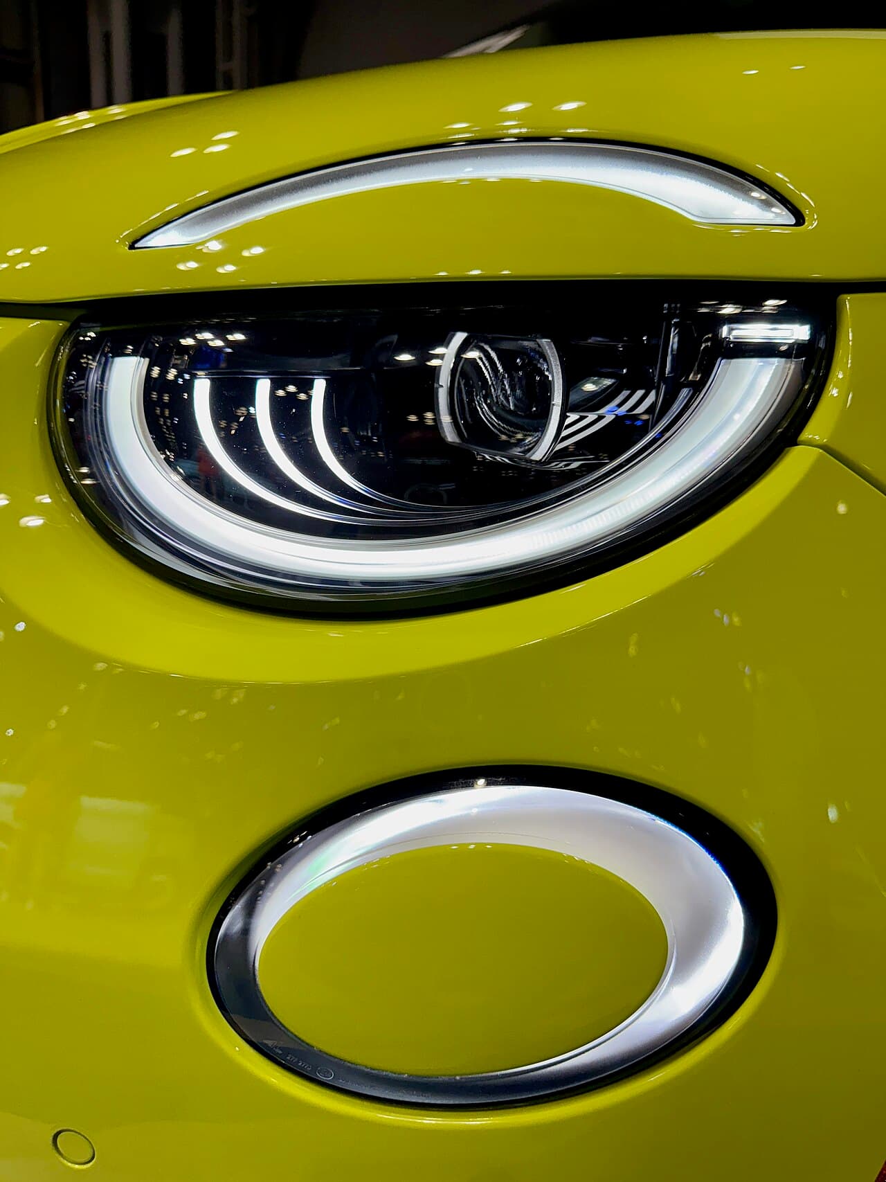 2025 Fiat 500e exterior