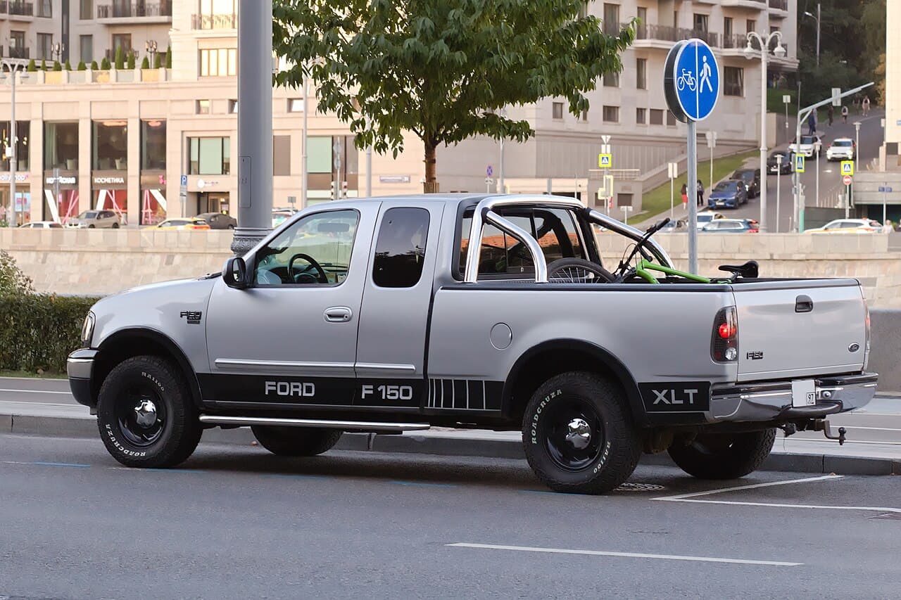 2025 Ford F150 exterior