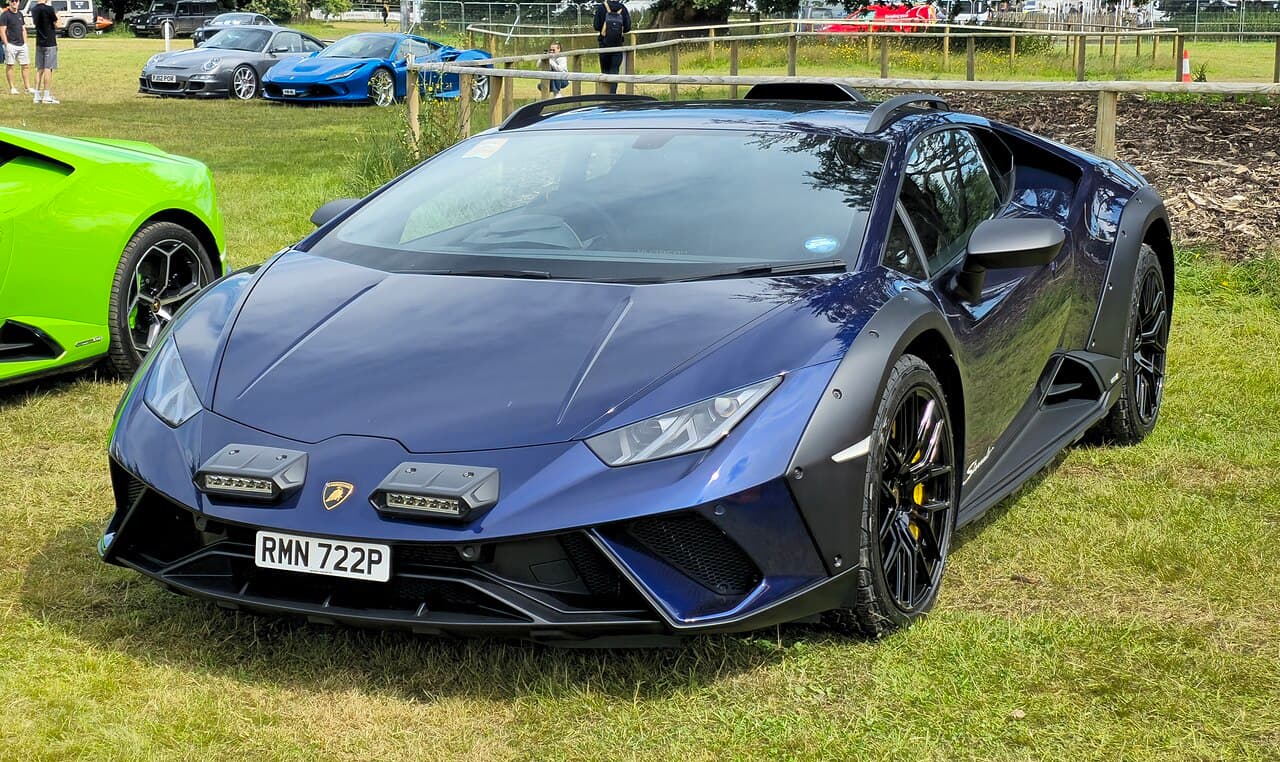 2024 Lamborghini Huracan exterior