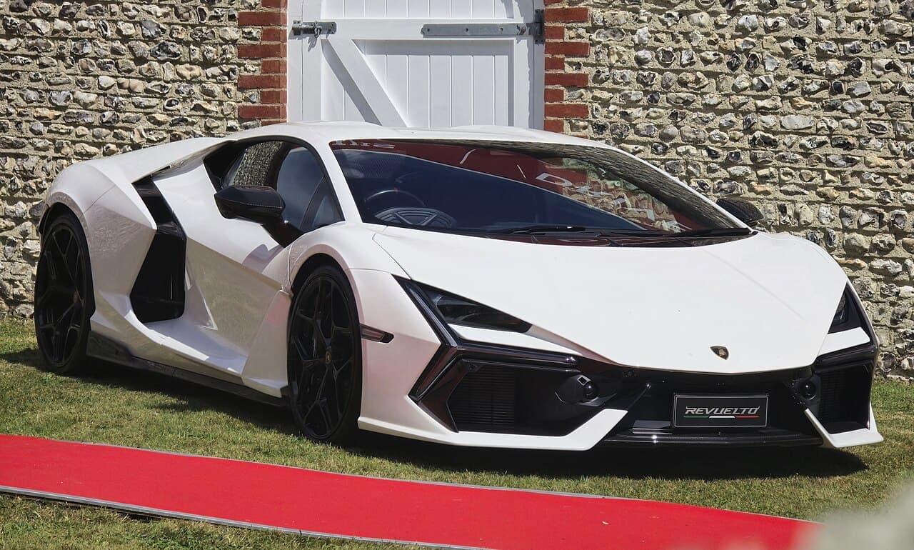2024 Lamborghini Revuelto exterior