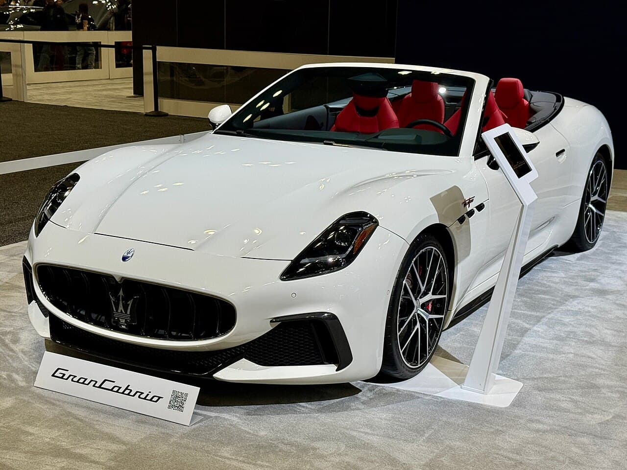 2025 Maserati Grancabrio exterior
