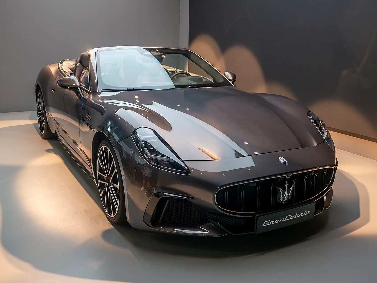 2024 Maserati Grancabrio exterior