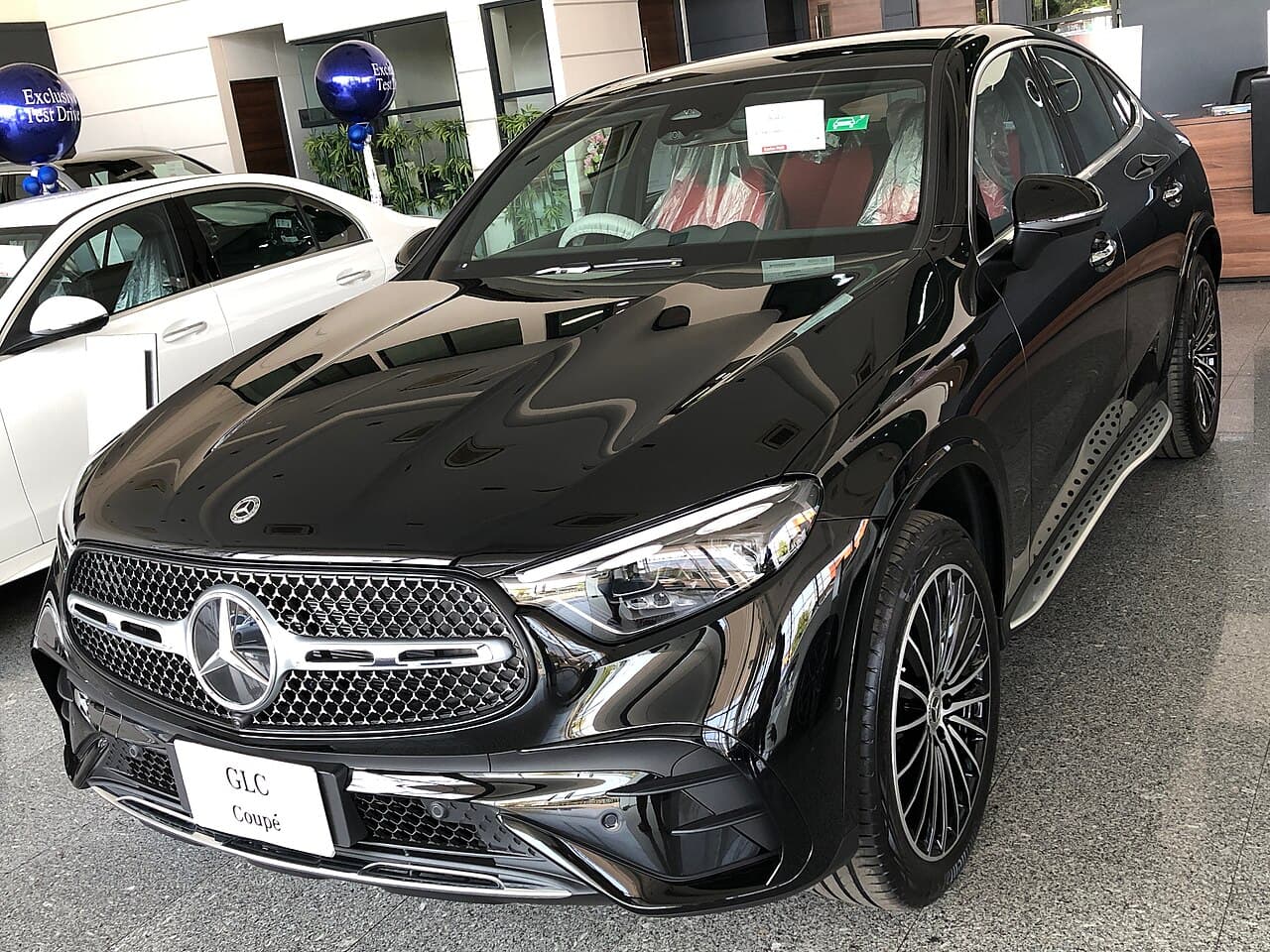 2024 Mercedes-Benz GLC-Class exterior