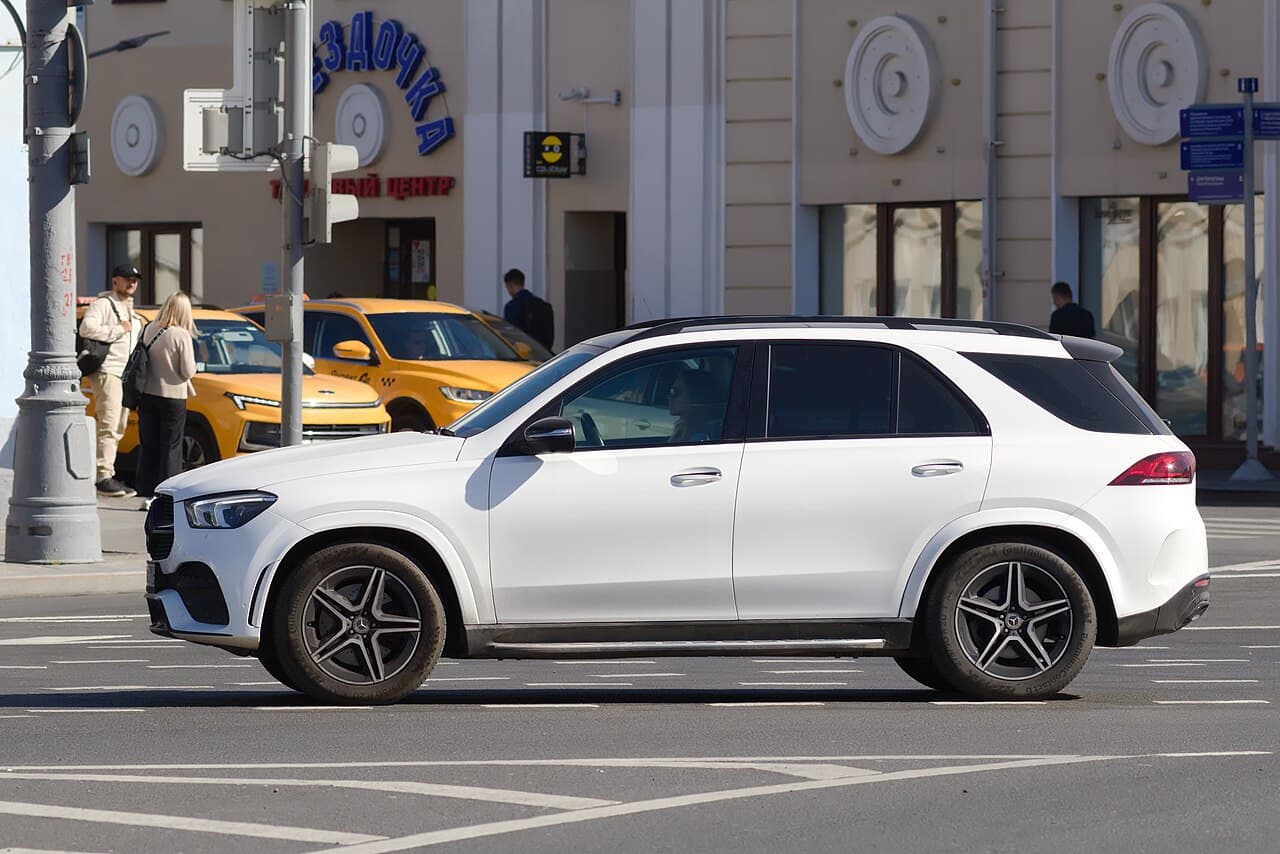 2025 Mercedes-Benz GLE-Class exterior