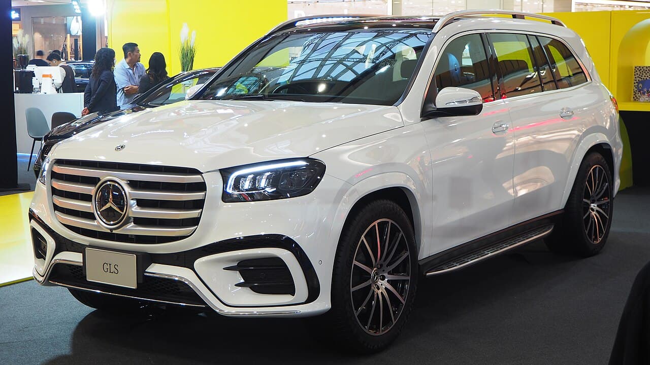 2024 Mercedes-Benz GLS-Class exterior