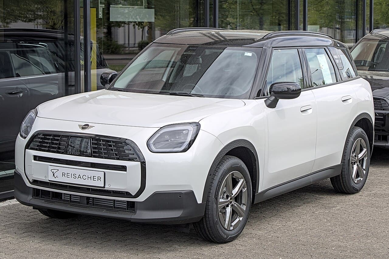 MINI Countryman model reference