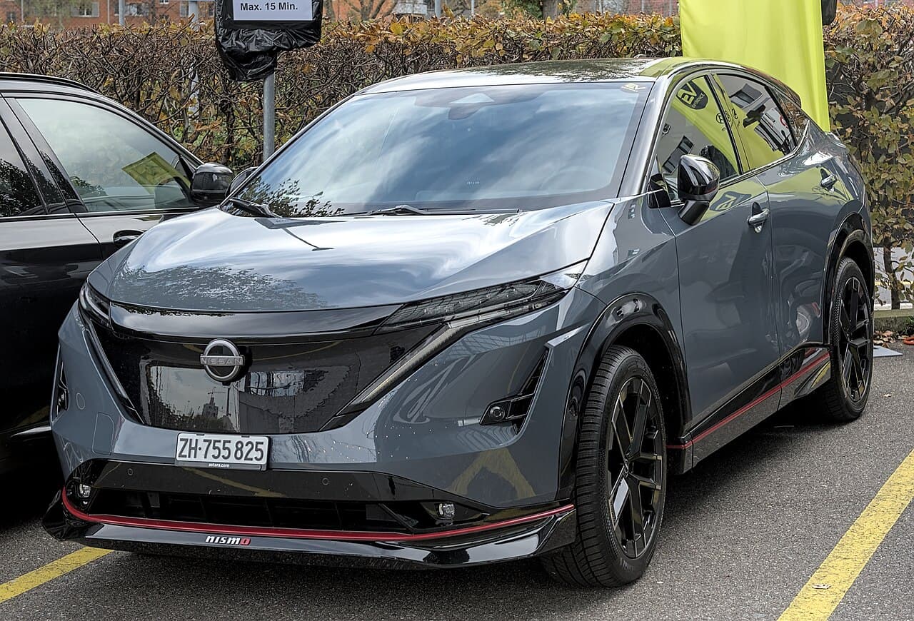 2025 Nissan ARIYA exterior