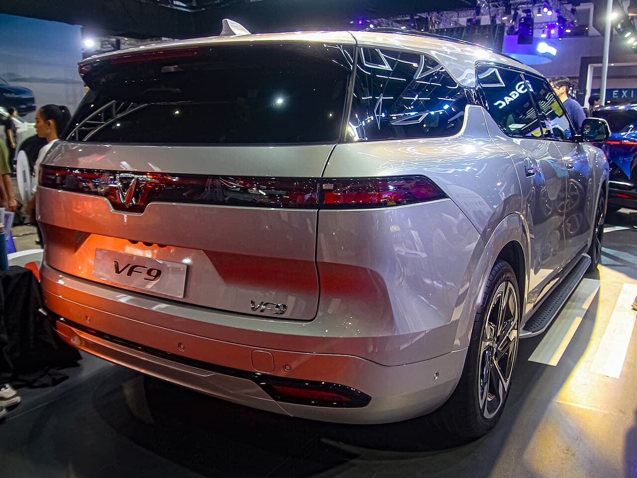 2025 Vinfast VF 9 exterior