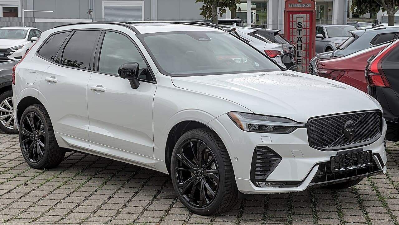 2026 Volvo XC60 exterior