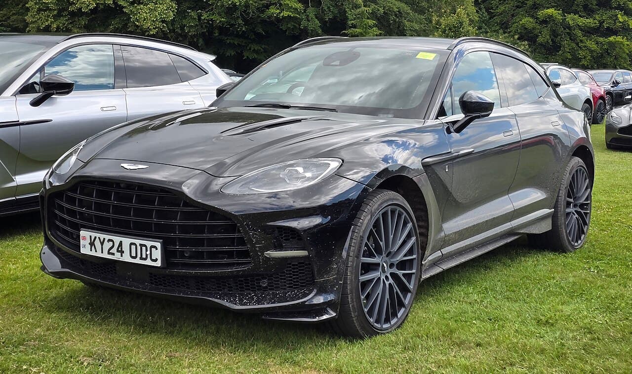 2024 Aston Martin DBX 707 exterior