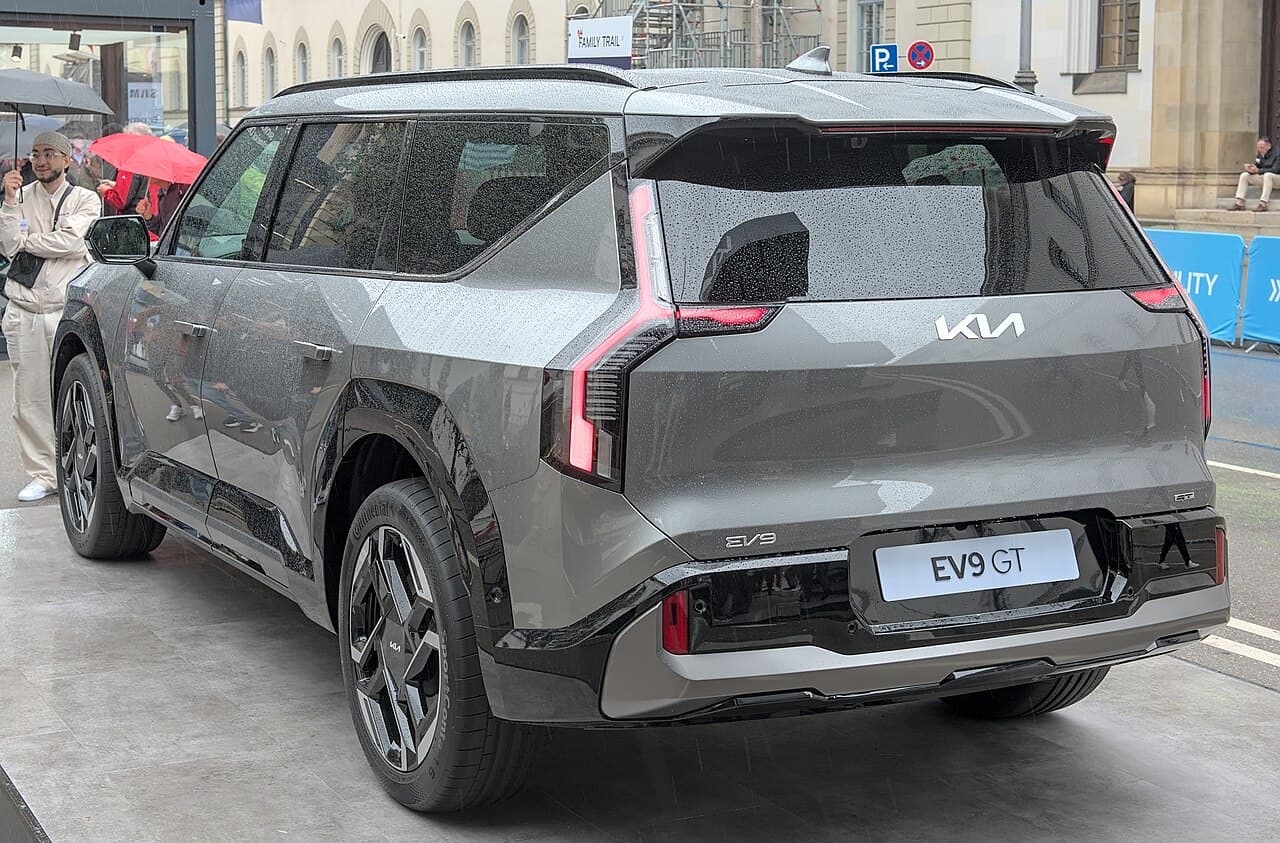2025 Kia EV9 exterior