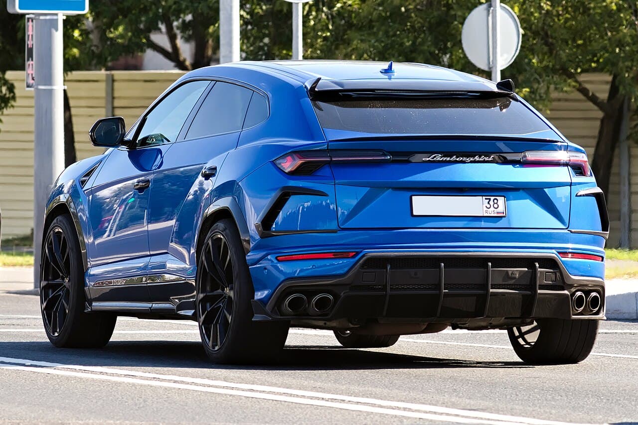 2026 Lamborghini Urus exterior