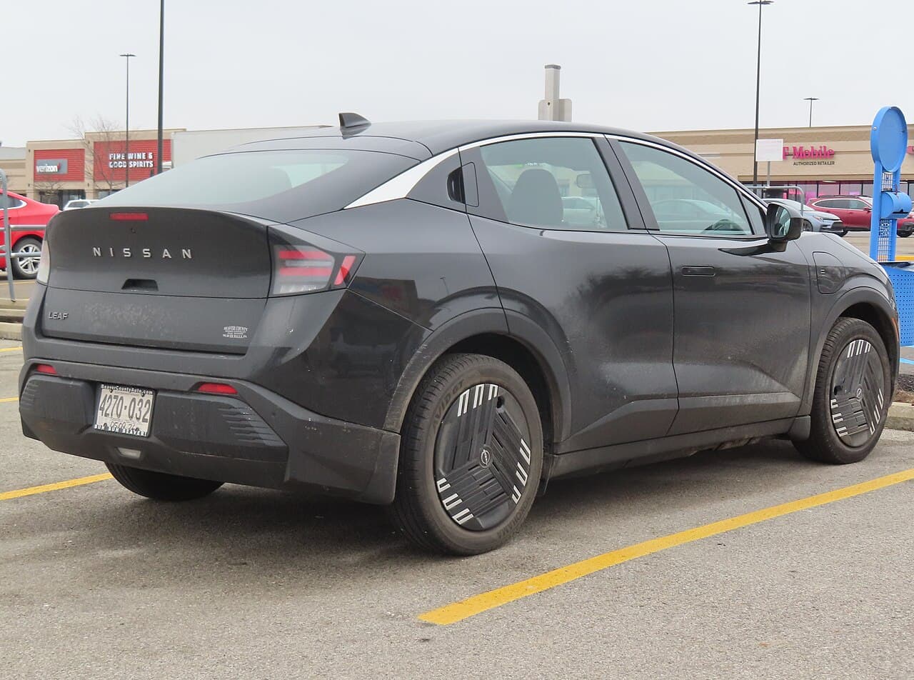 2026 Nissan LEAF exterior