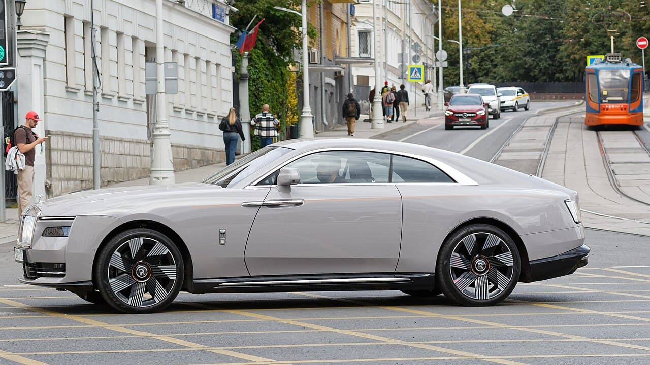 2025 Rolls-Royce Spectre exterior